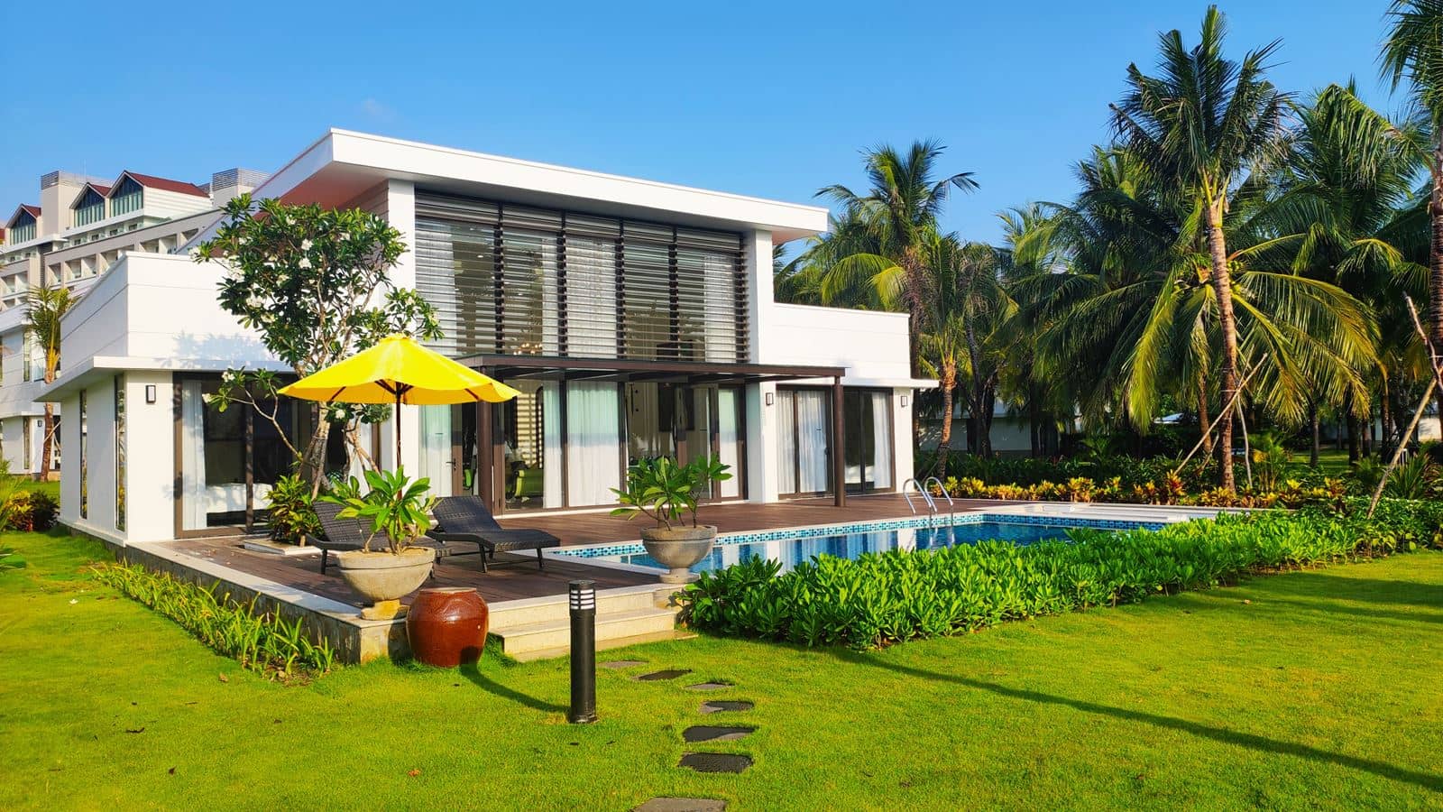 rooms-2bedroom-garden-view-villa-with-private-pool