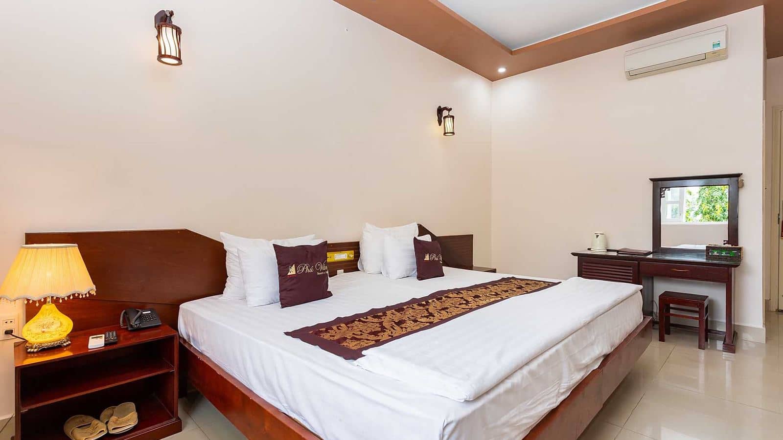 rooms-superior-room