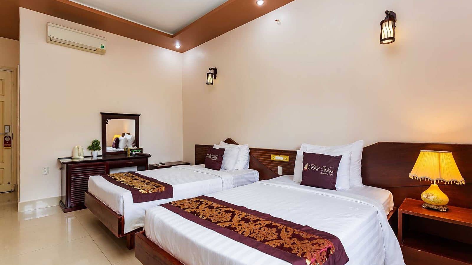 rooms-superior-room