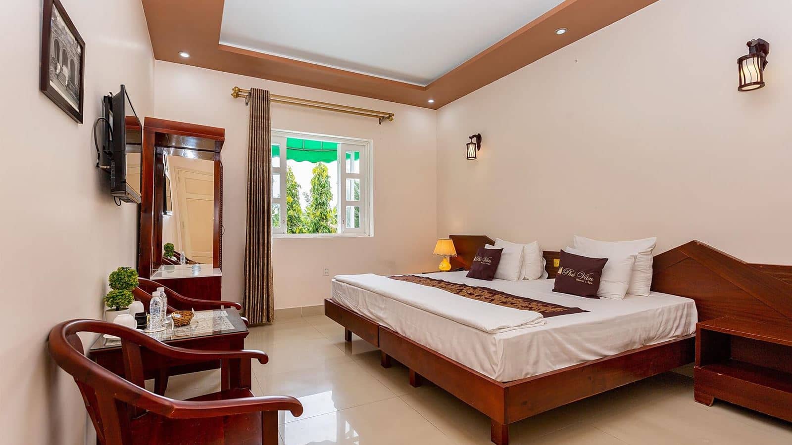 rooms-superior-room