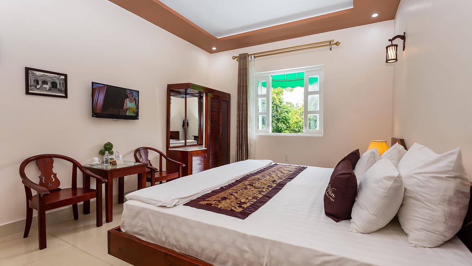 rooms-superior-room