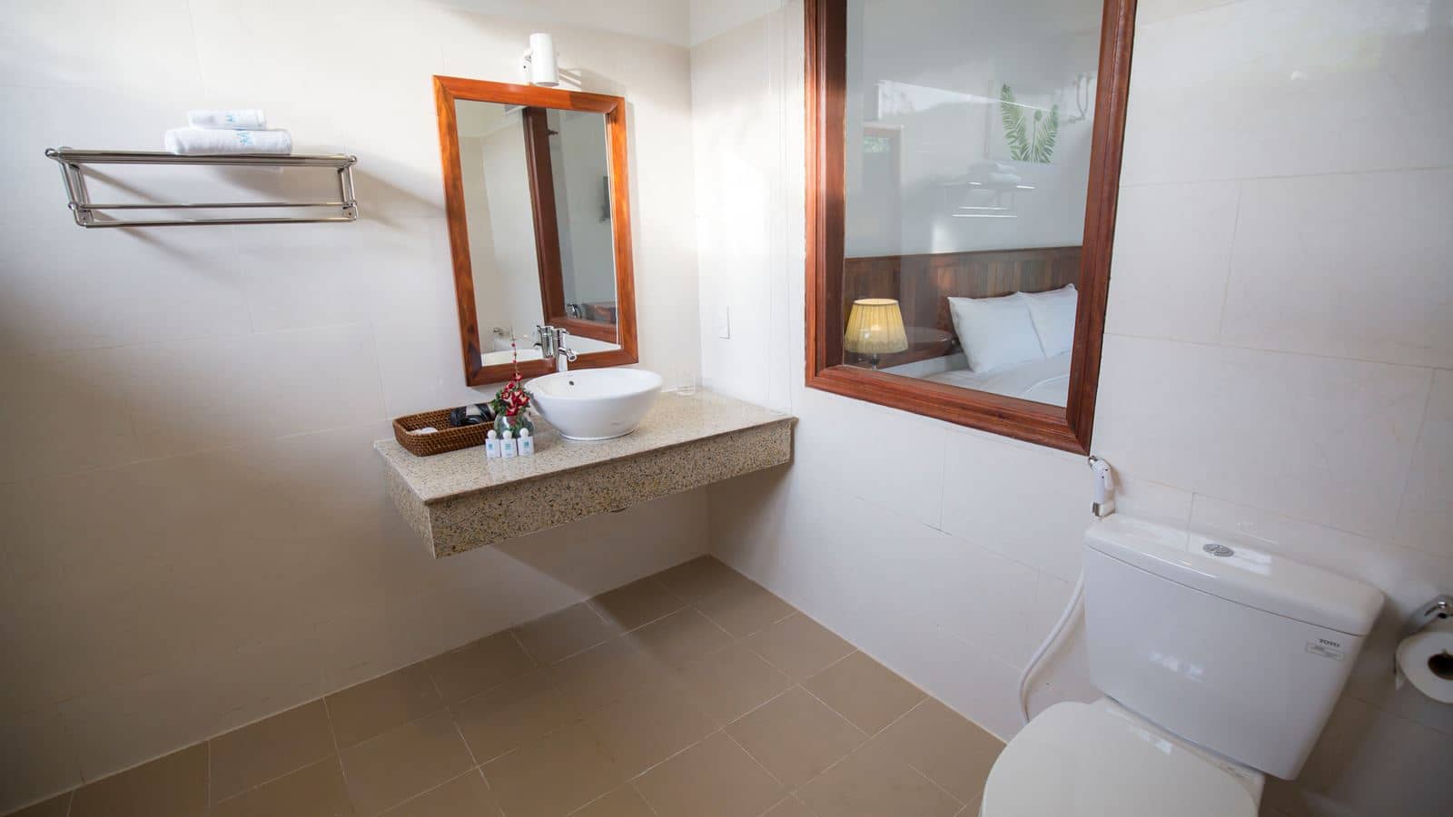 rooms-pool-retreat-double