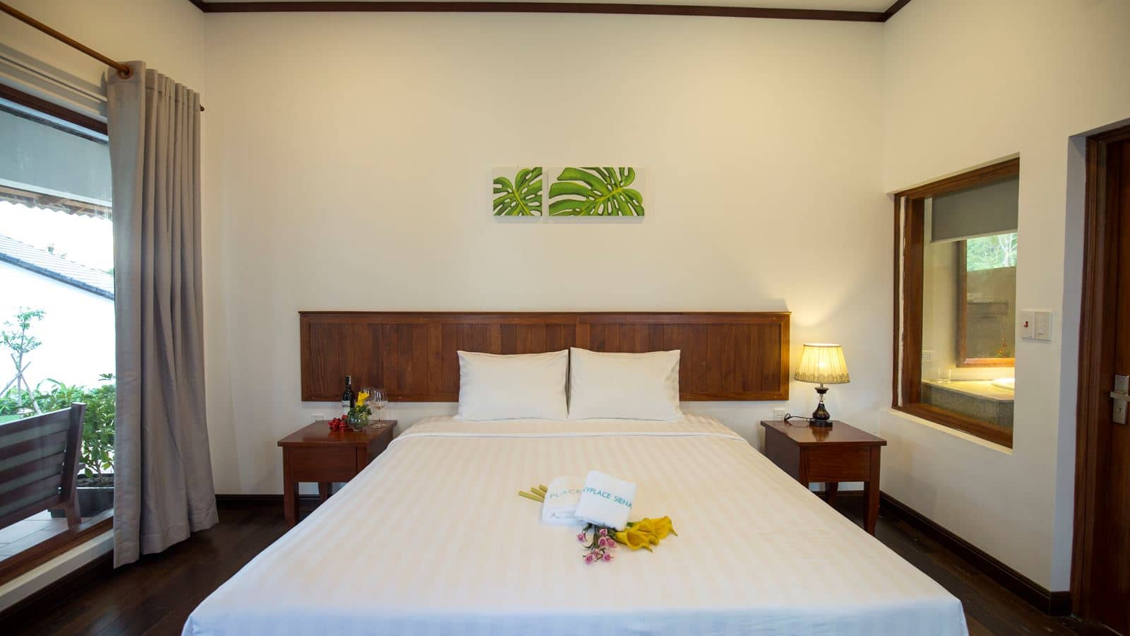 rooms-pool-retreat-double