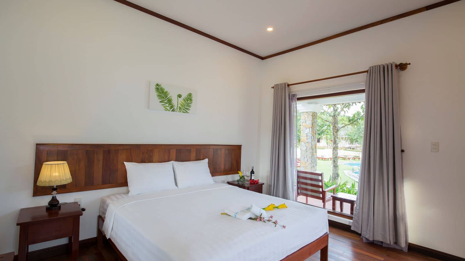 rooms-premium-pool-retreat-double