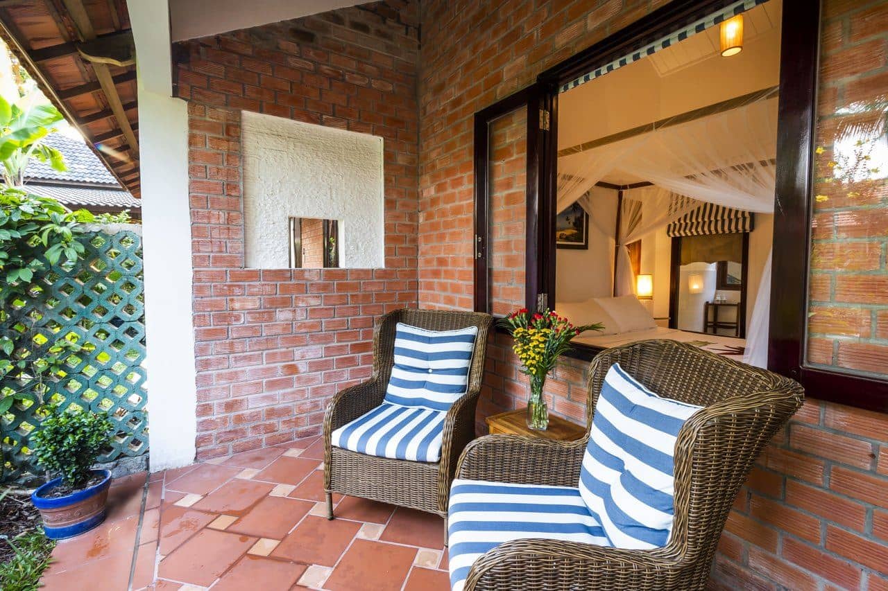 rooms-cottage-garden-view
