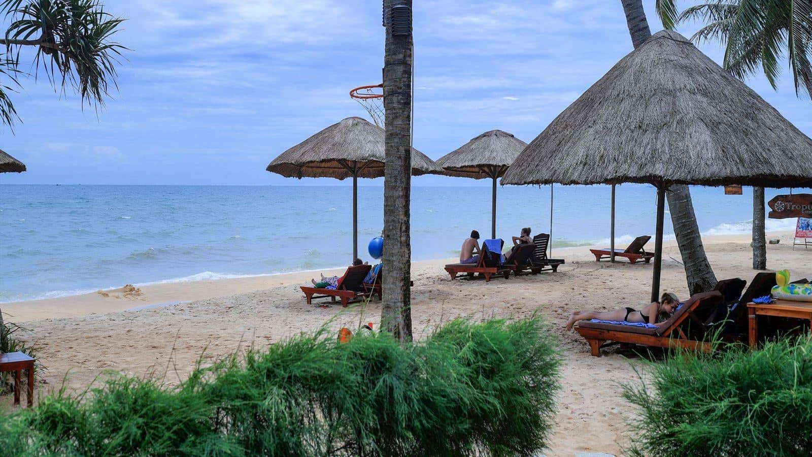 rooms-beach-front-double-with-balcony-child-without-extra-bed