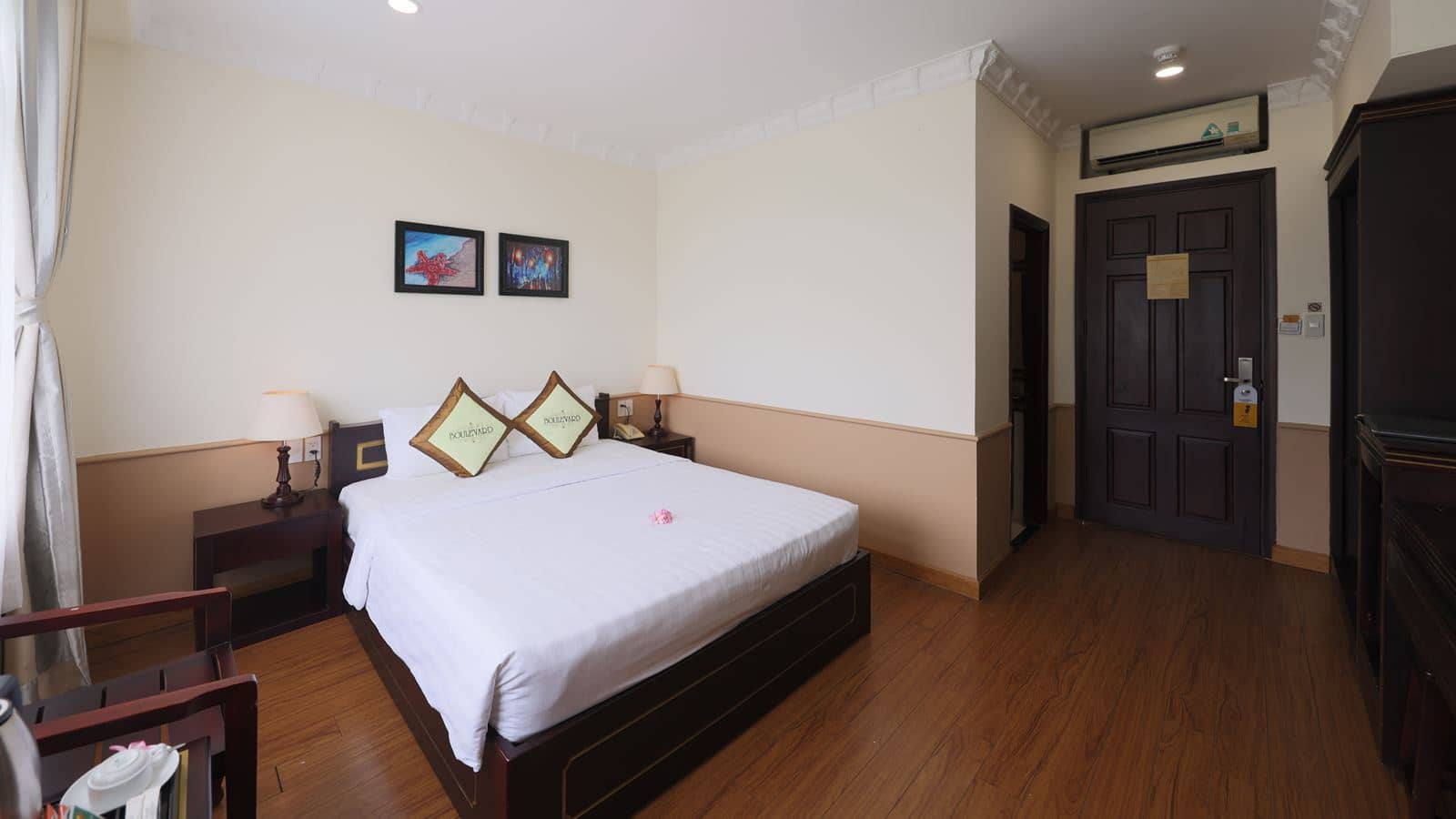 rooms-superior-room