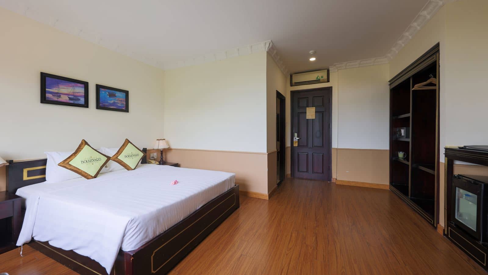 rooms-superior-room