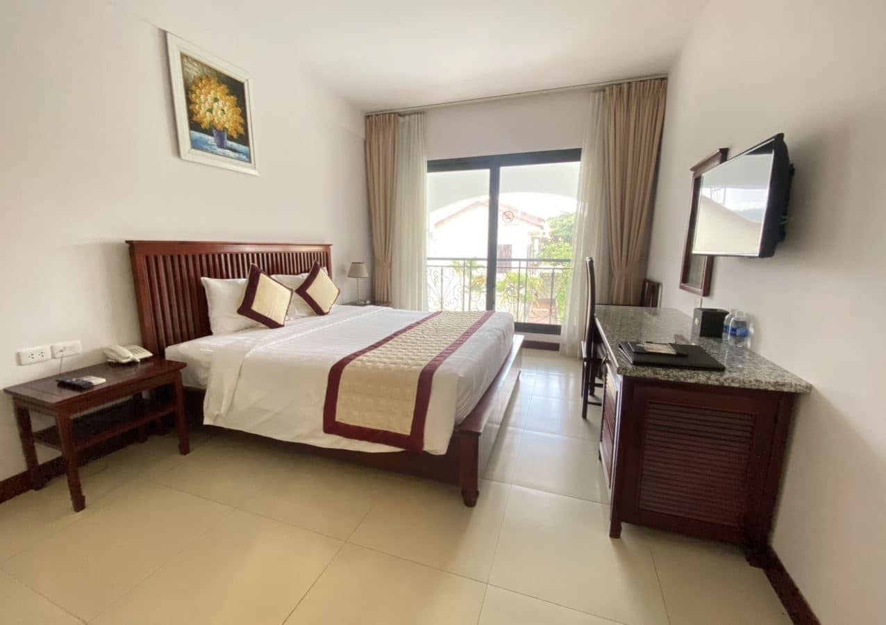 rooms-superior-pool-view