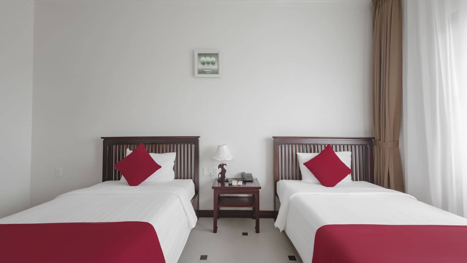 rooms-premium-with-balcony