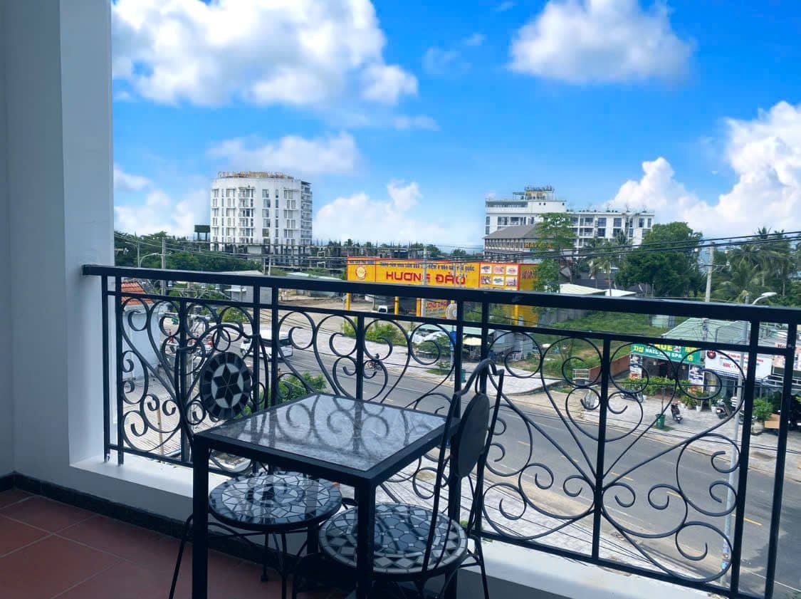 rooms-premium-with-balcony
