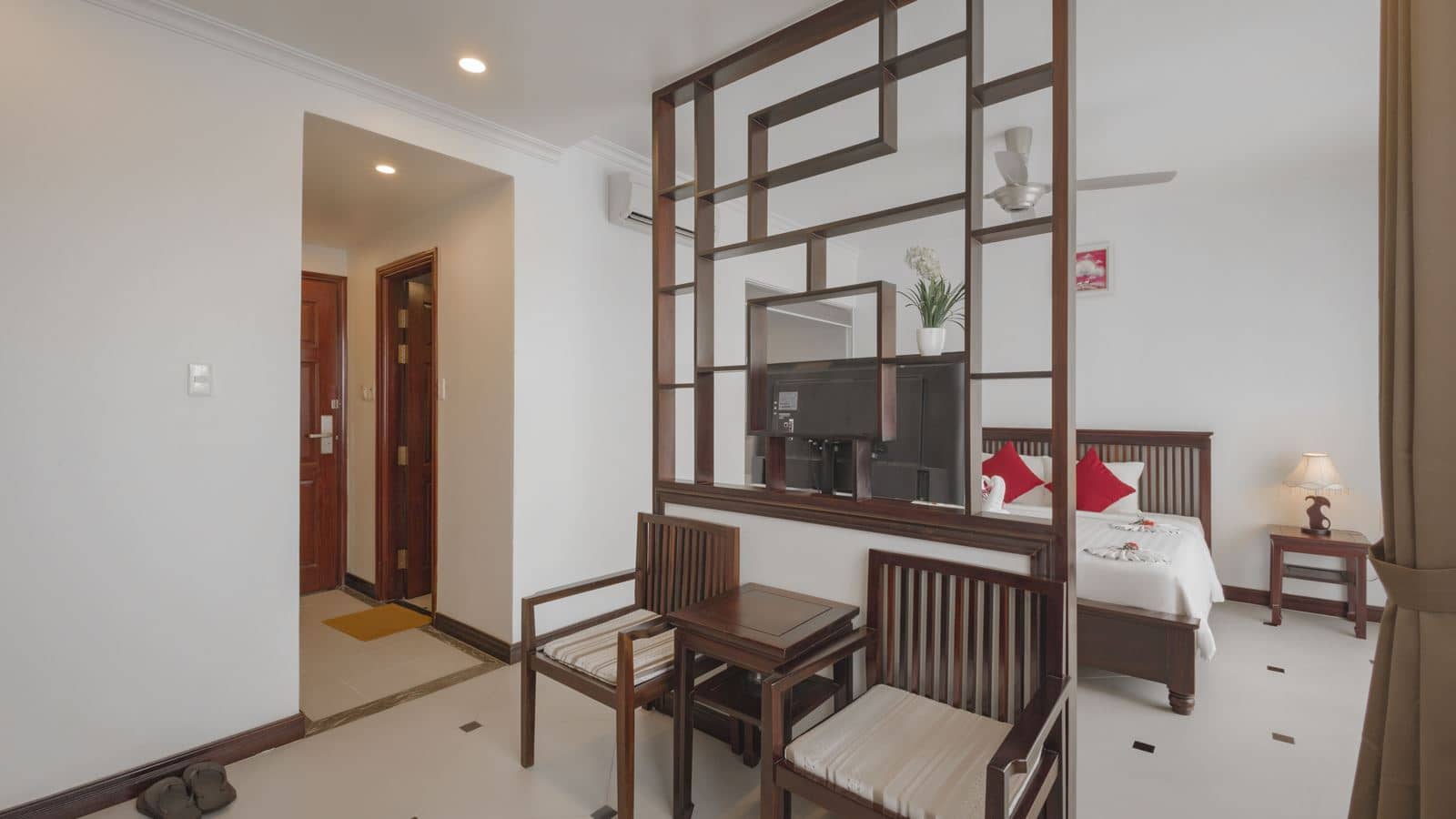 rooms-suite-with-balcony