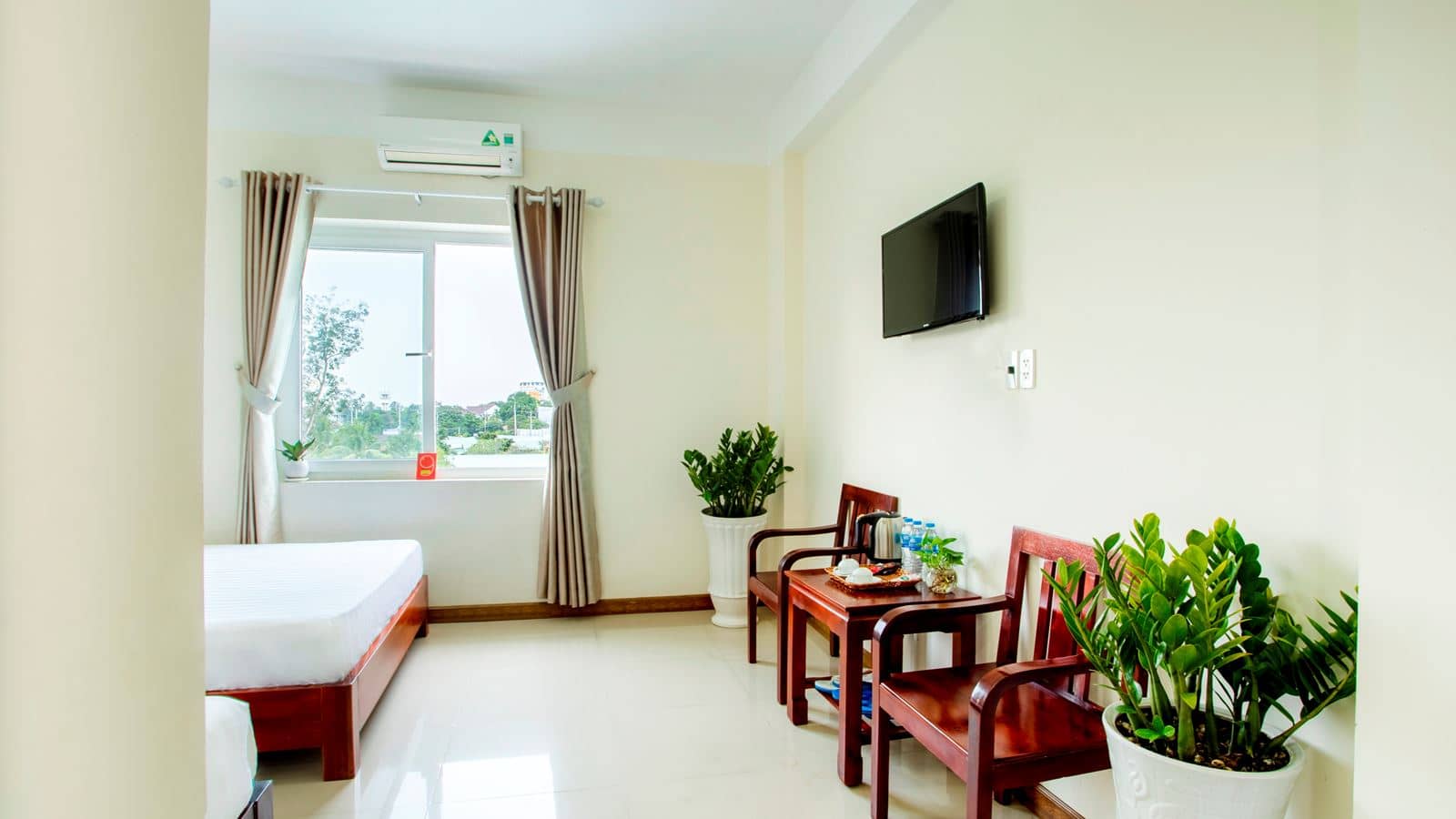 rooms-deluxe-triple-room-no-extra-bed