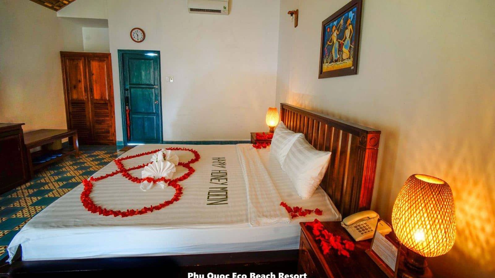rooms-deluxe-bungalow-sea-view-with-terrace