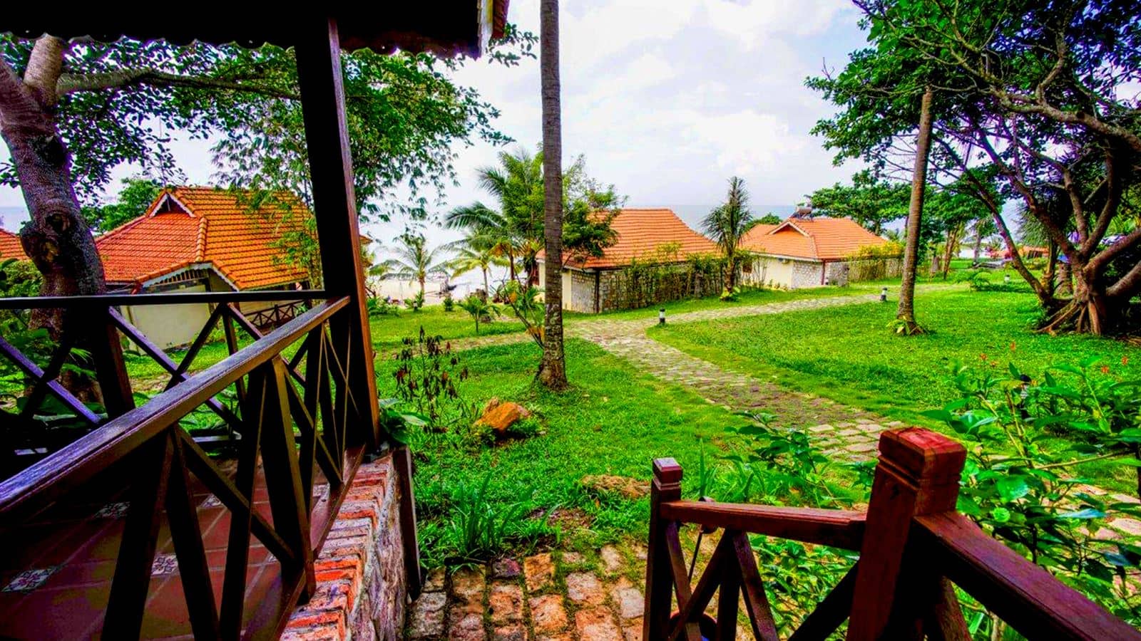 rooms-deluxe-bungalow-sea-view-with-terrace