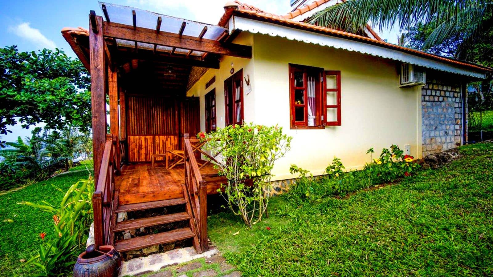 rooms-premier-bungalow-beachfront-with-terrace