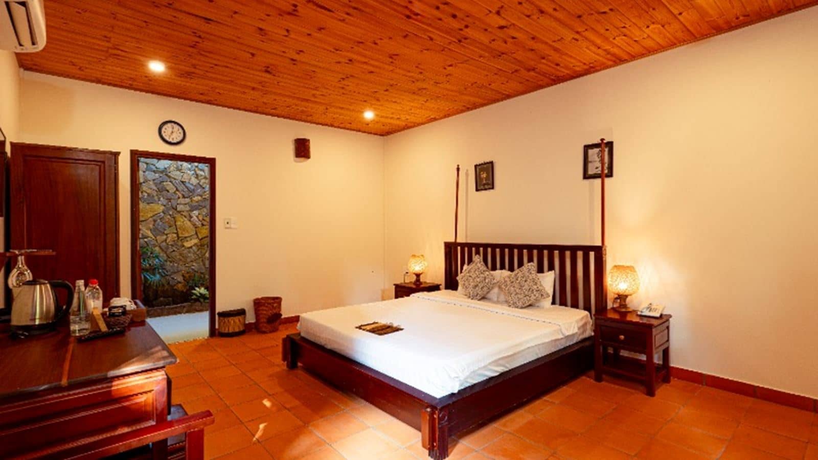 rooms-superior-bungalow-garden-view-with-terrace-child-without-extra-bed