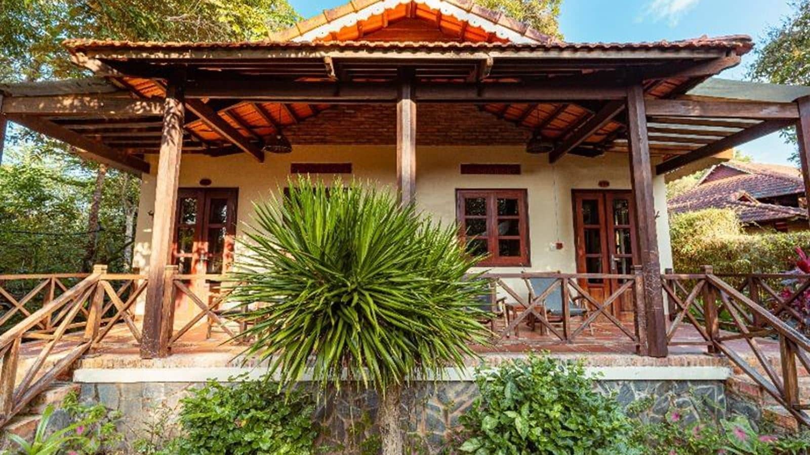 rooms-superior-bungalow-garden-view-with-terrace