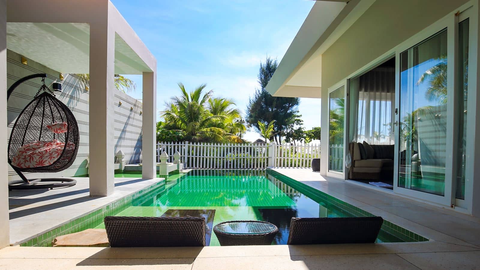 rooms-beachfront-villa-child-without-extra-bed