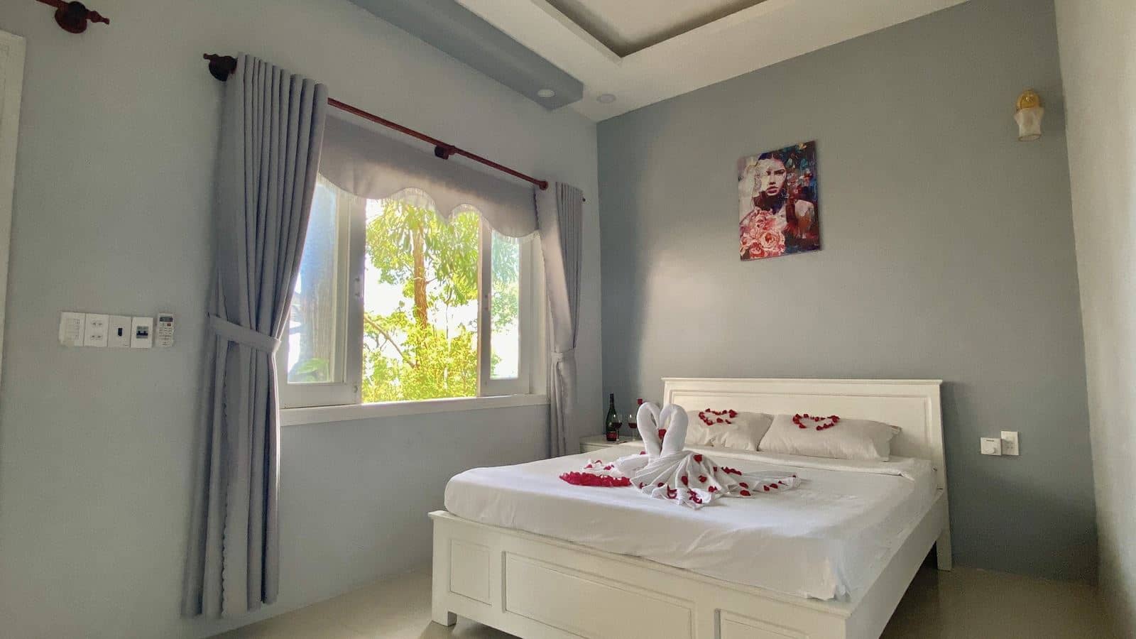 rooms-deluxe-double-bungalow-garden-view-with-balcony