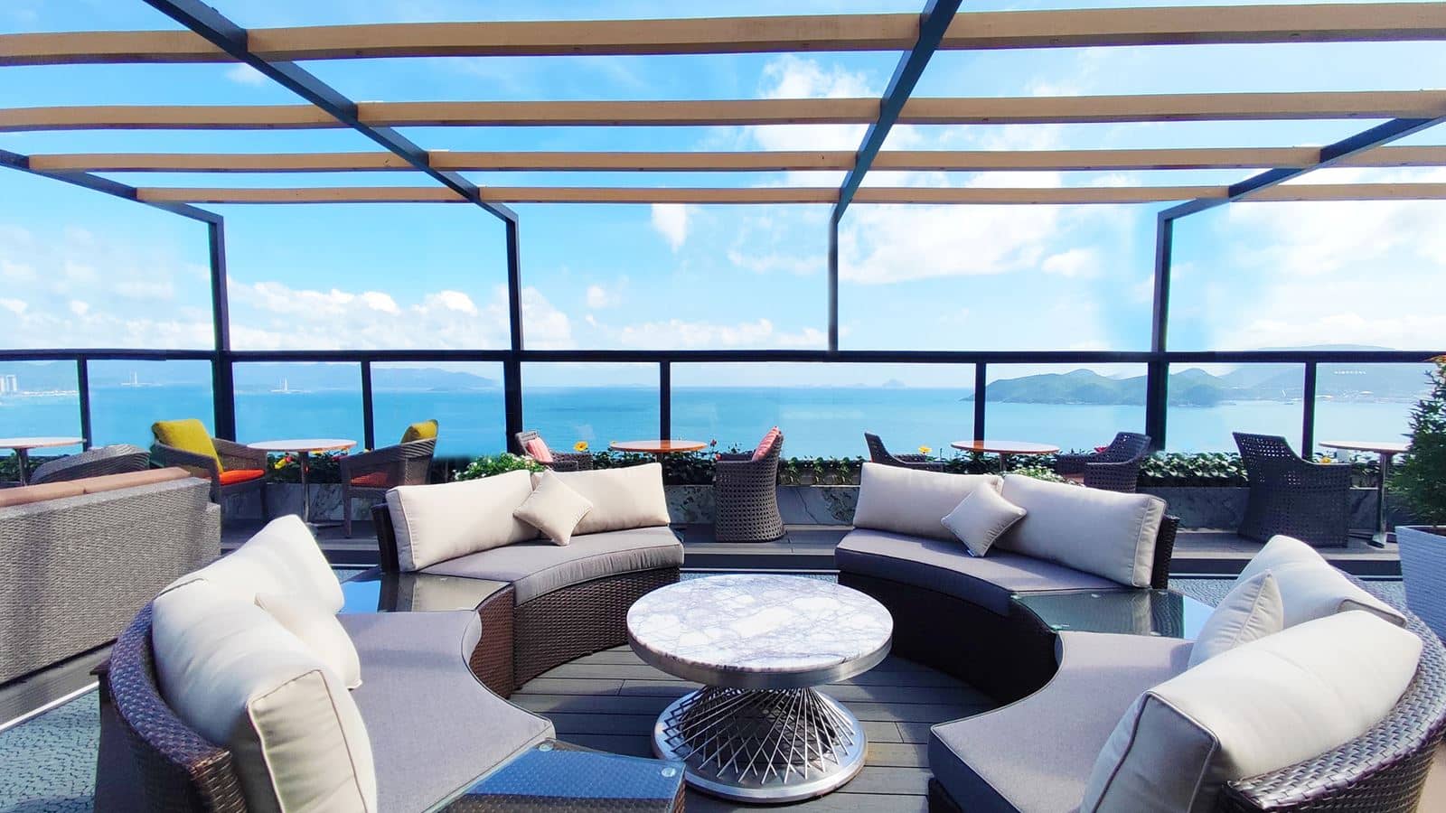 bars-sky-lounge