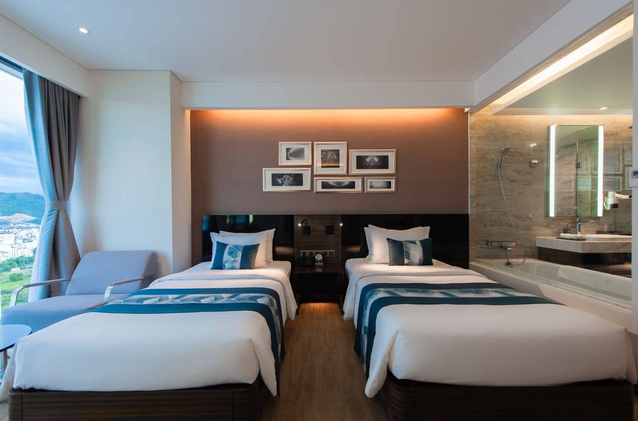 rooms-deluxe-room