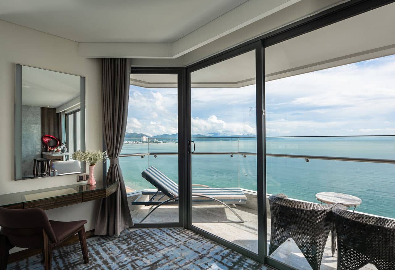 rooms-queen-ann-suite-ocean-view-balcony-child-without-extra-bed