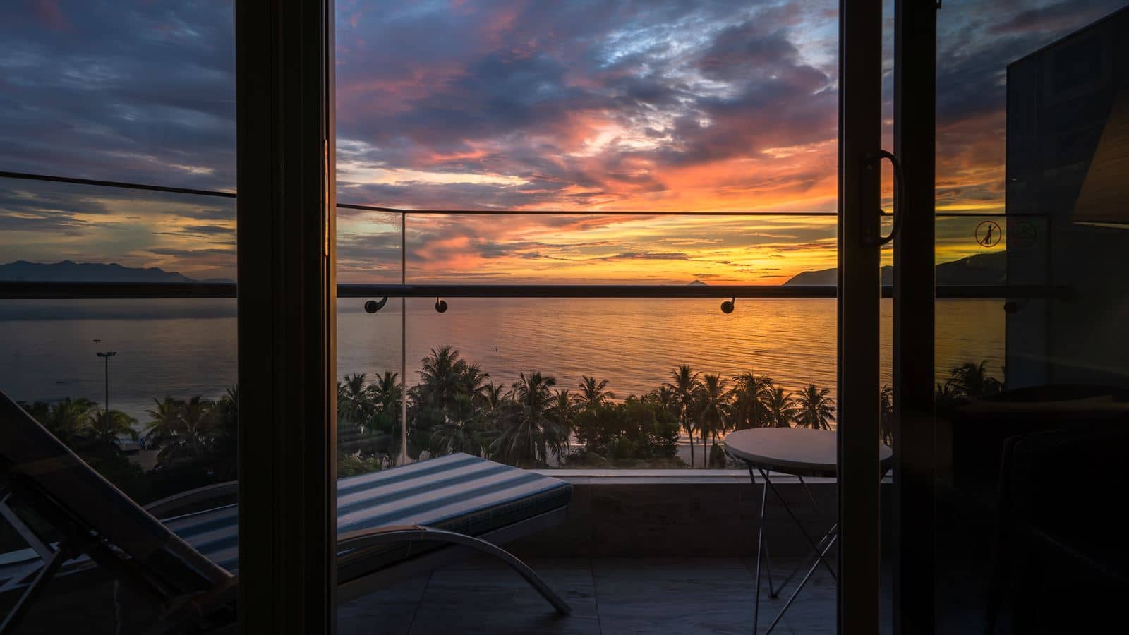 rooms-executive-balcony-ocean-view-child-without-extra-bed