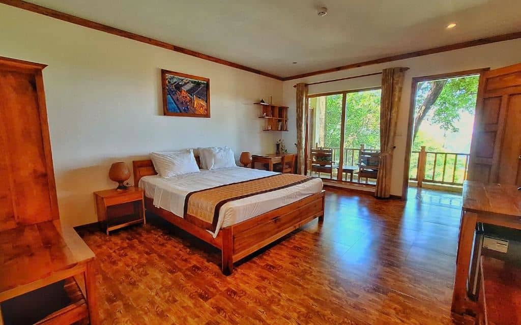 rooms-deluxe-double-with-partial-sea-view-no-extra-bed
