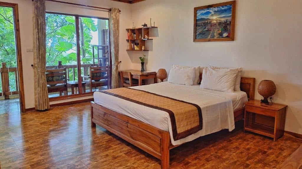 rooms-deluxe-double-with-partial-sea-view-no-extra-bed