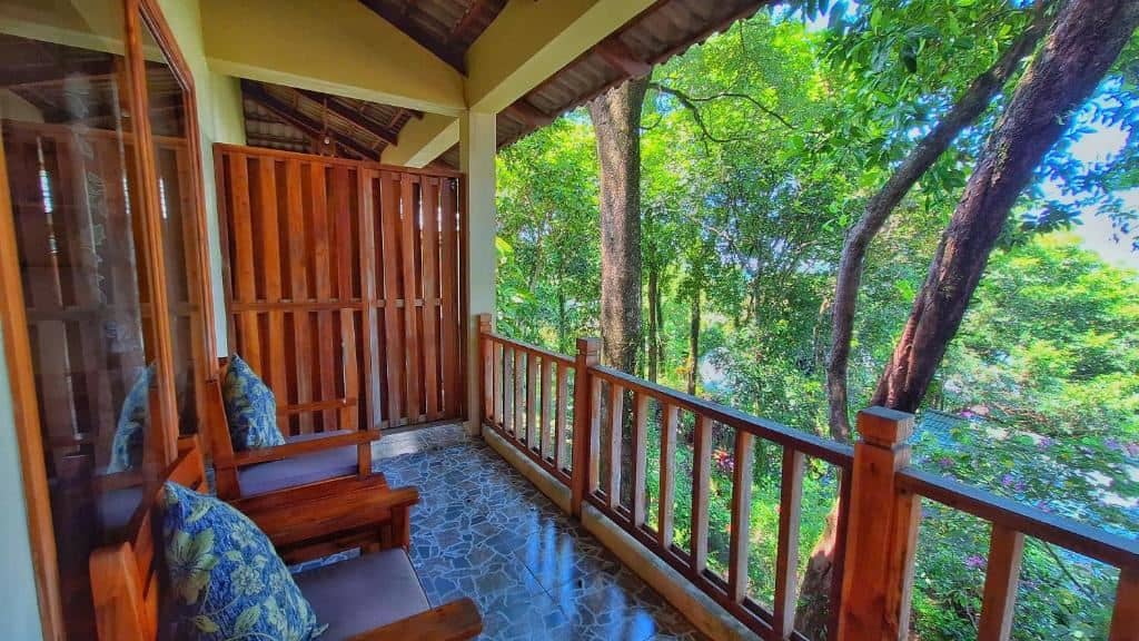 rooms-deluxe-double-with-partial-sea-view-no-extra-bed