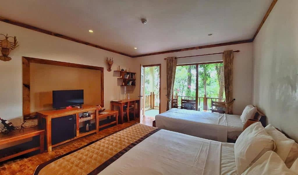 rooms-deluxe-triple-with-garden-view