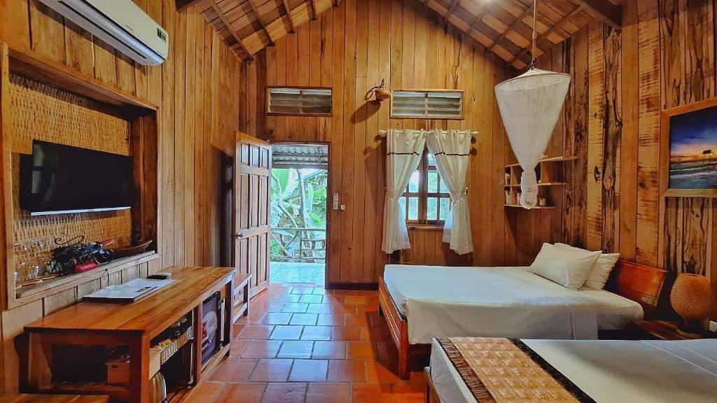 rooms-bungalow-triple-with-garden-view