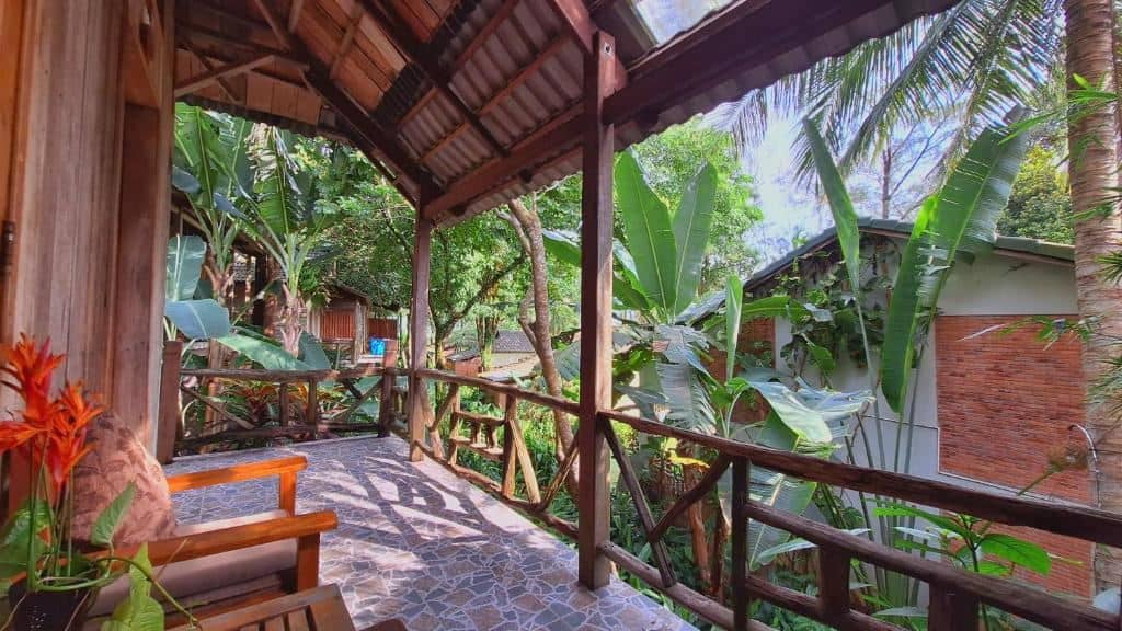 rooms-bungalow-triple-with-garden-view
