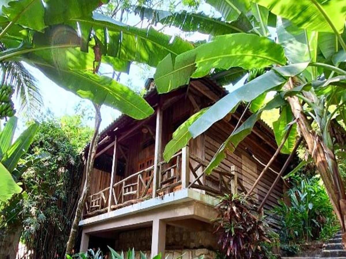 rooms-bungalow-triple-with-sea-and-pool-view