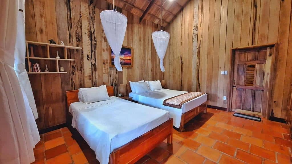 rooms-bungalow-triple-with-sea-and-pool-view