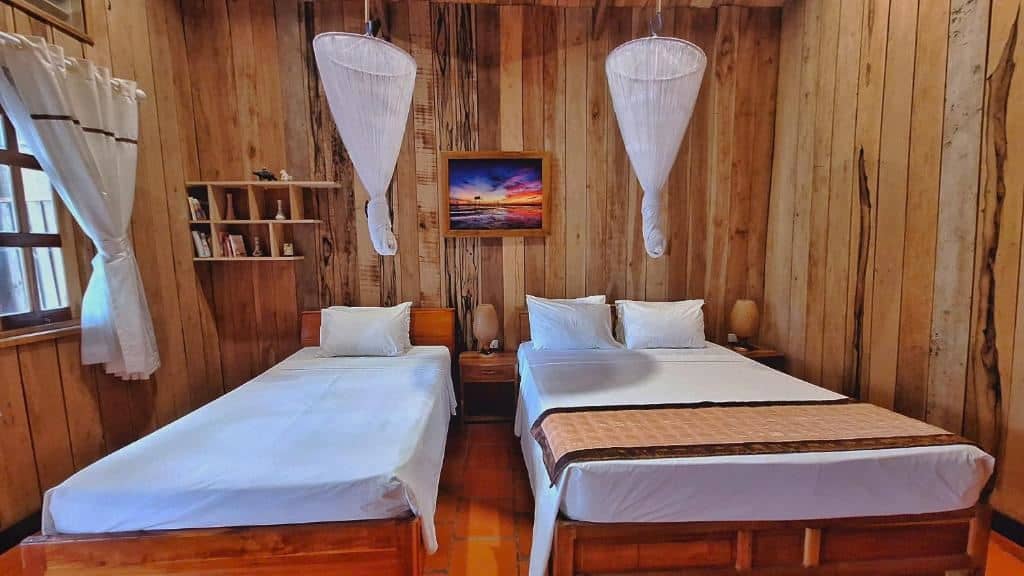 rooms-bungalow-triple-with-sea-and-pool-view
