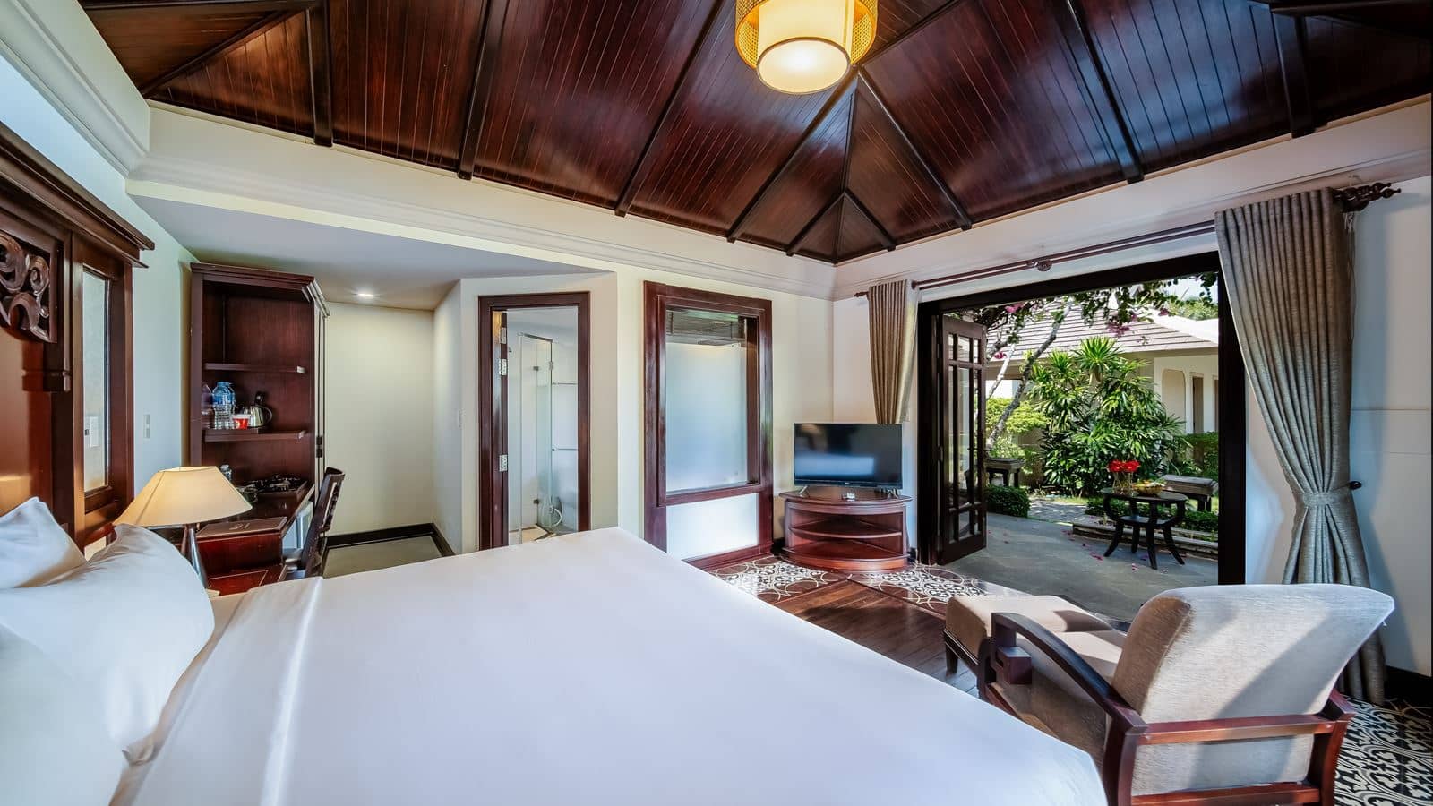 rooms-executive-bungalow-with-terrace
