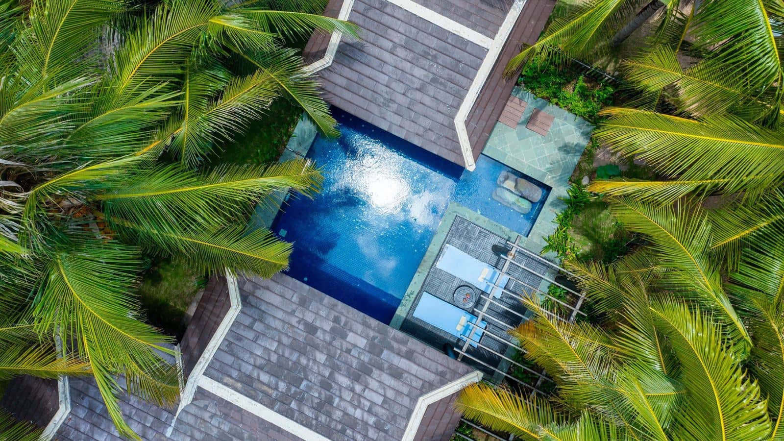 rooms-inpeccable-beach-step-villa