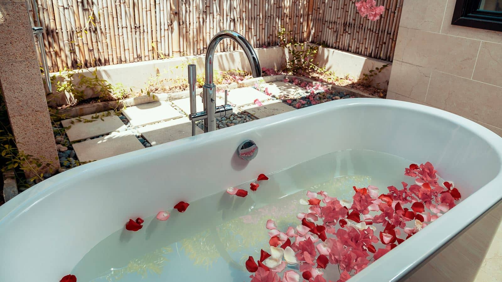 rooms-1bedroom-garden-villa