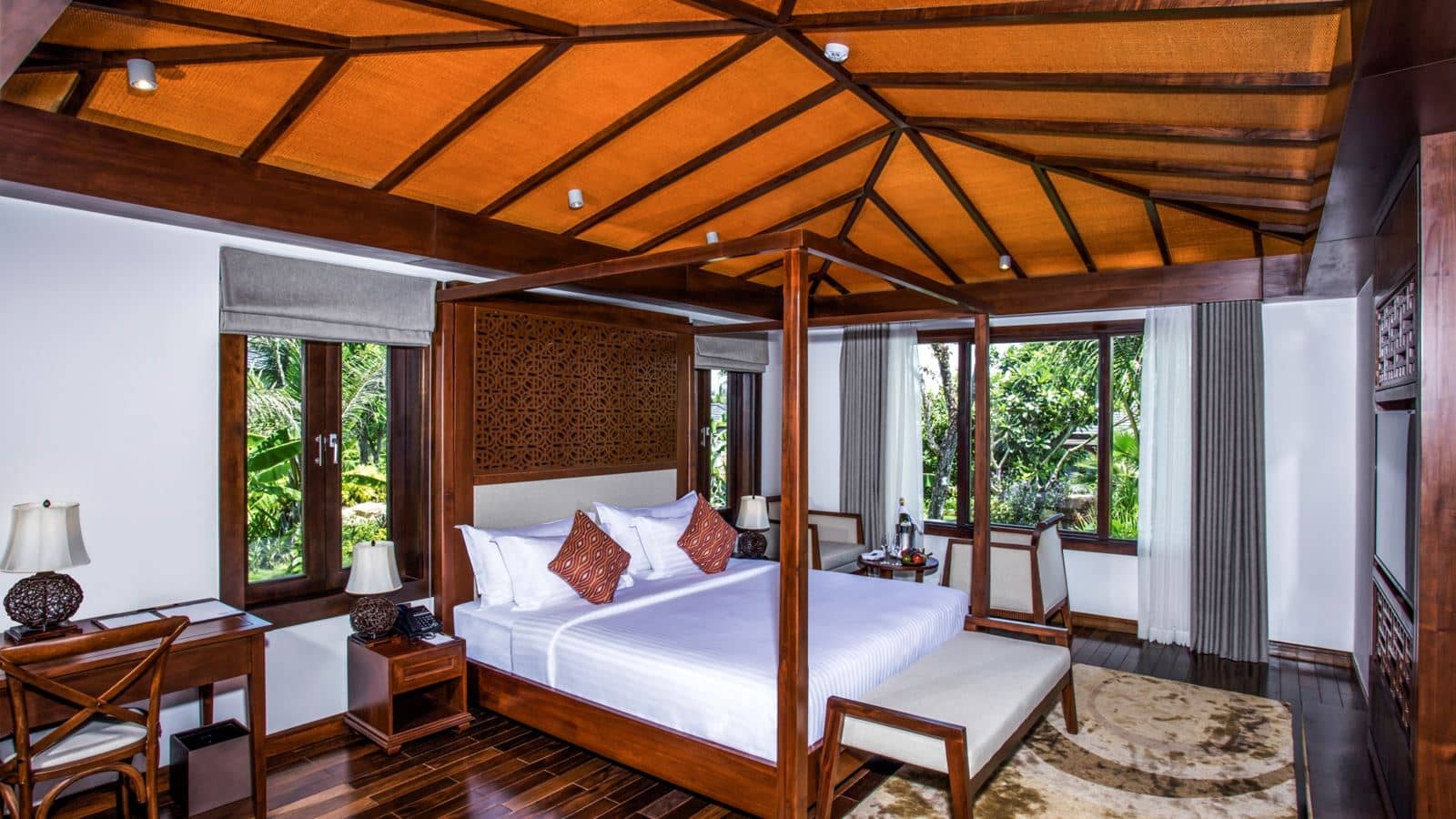rooms-3bedroom-garden-villa