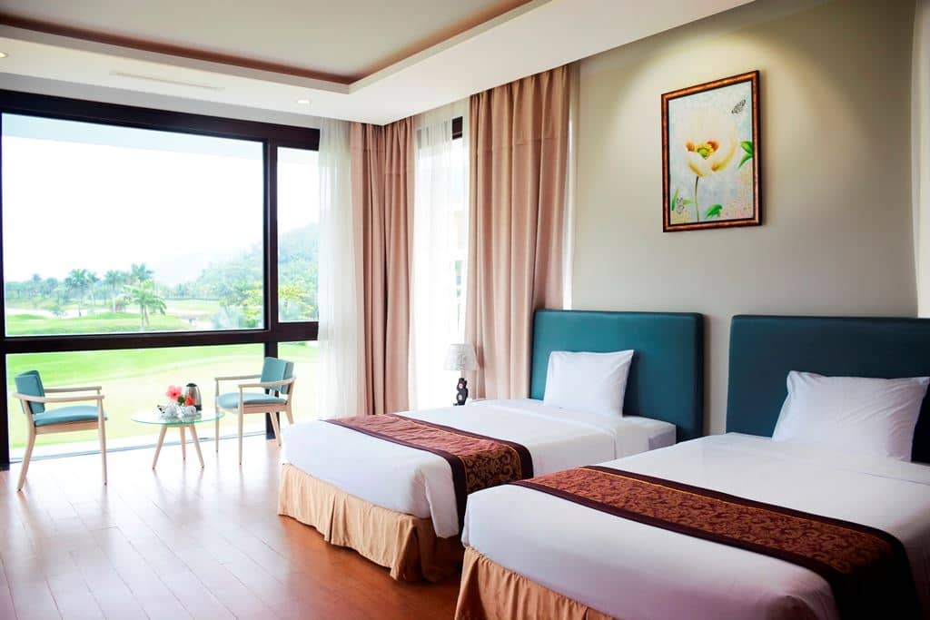 rooms-luxury-room-golf-course-view