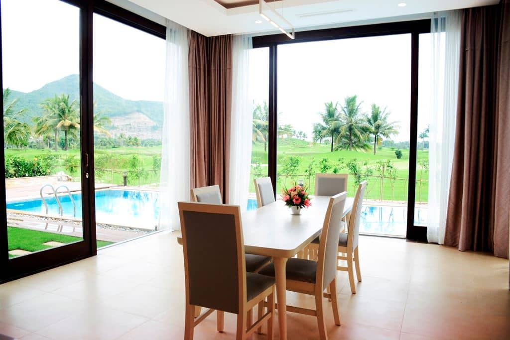 rooms-suite-room-with-pool-golf-course-view