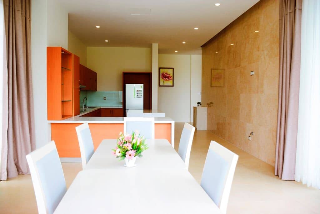 rooms-suite-room-with-pool-golf-course-view