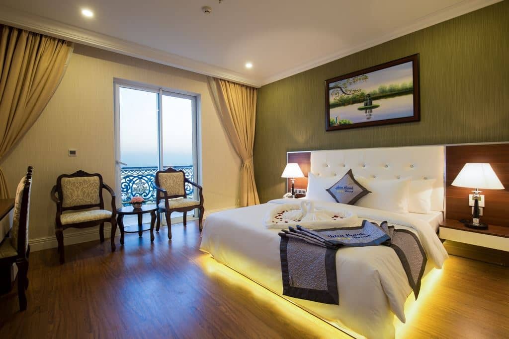 rooms-suite-sea-view-with-balcony