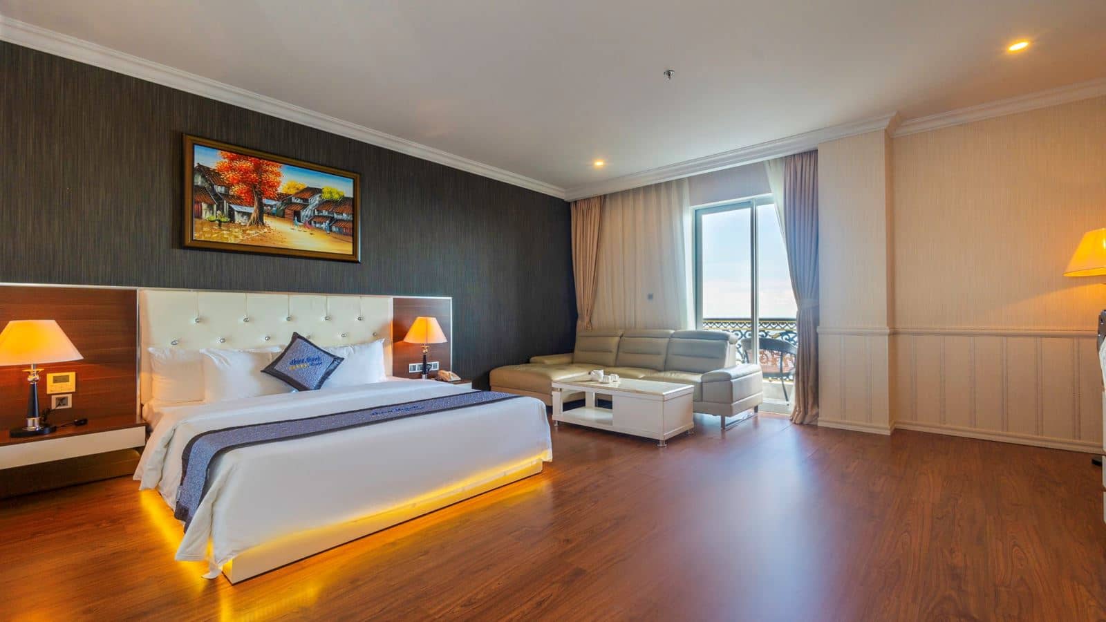 rooms-suite-sea-view-with-balcony