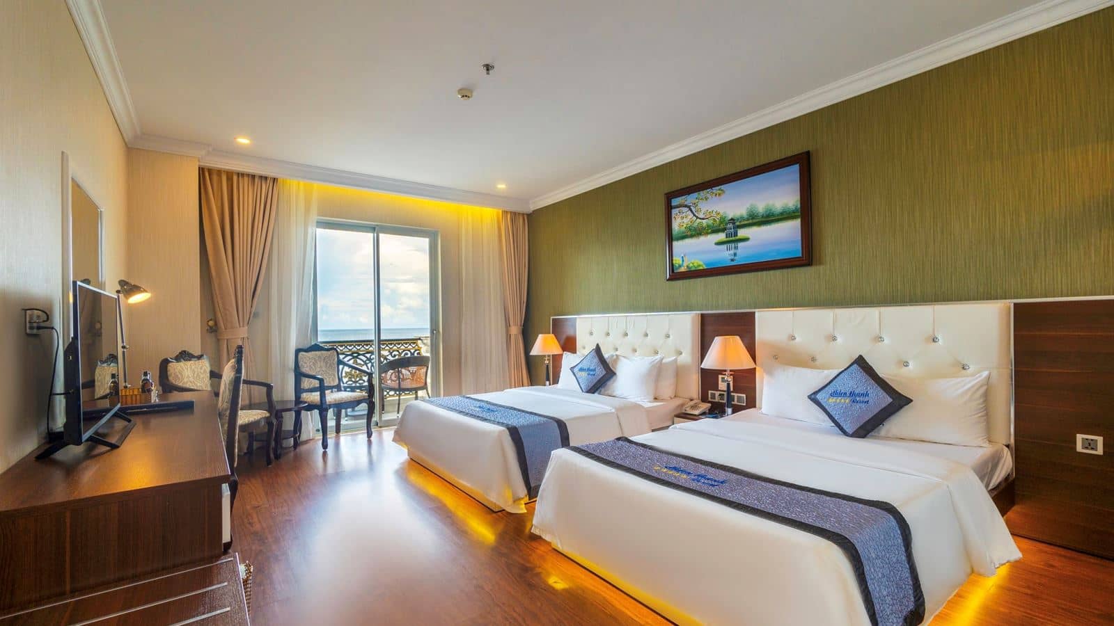 rooms-deluxe-sea-view-with-balcony