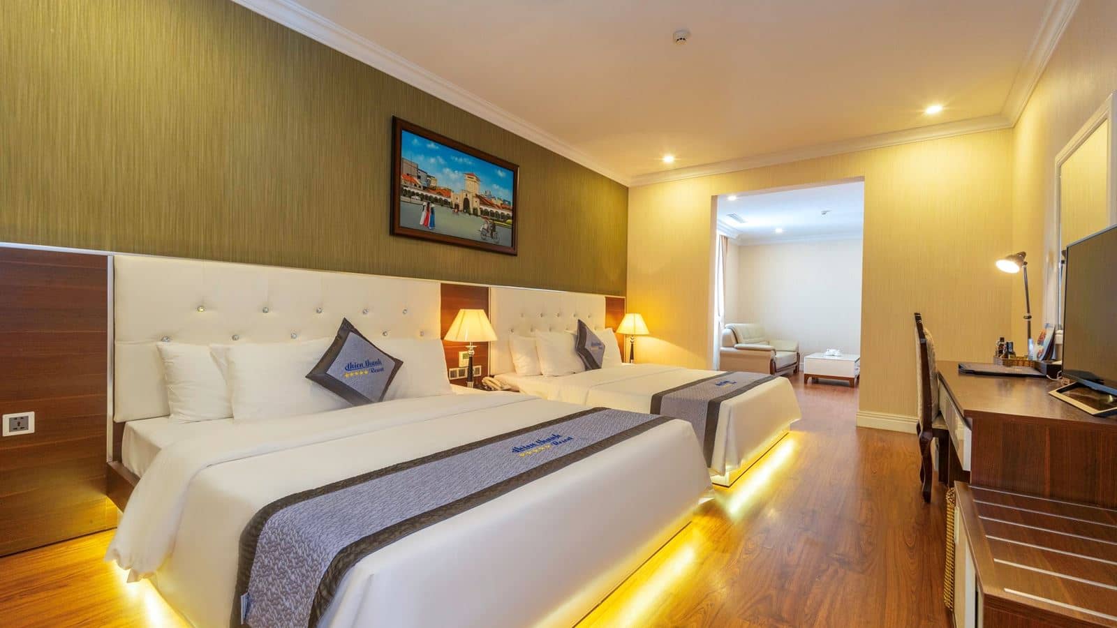 rooms-family-deluxe-with-window-no-extra-bed