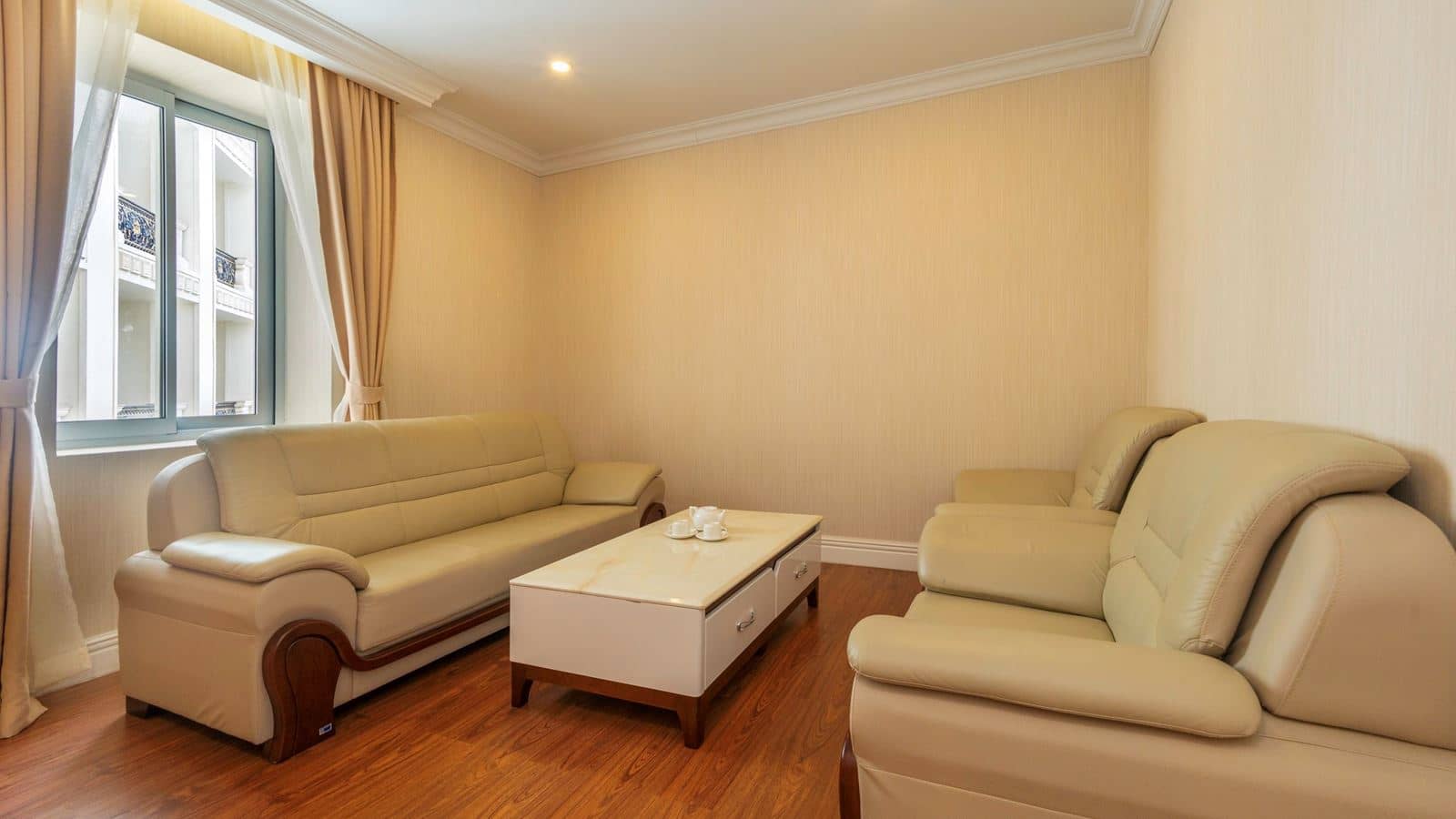 rooms-family-deluxe-with-window-no-extra-bed