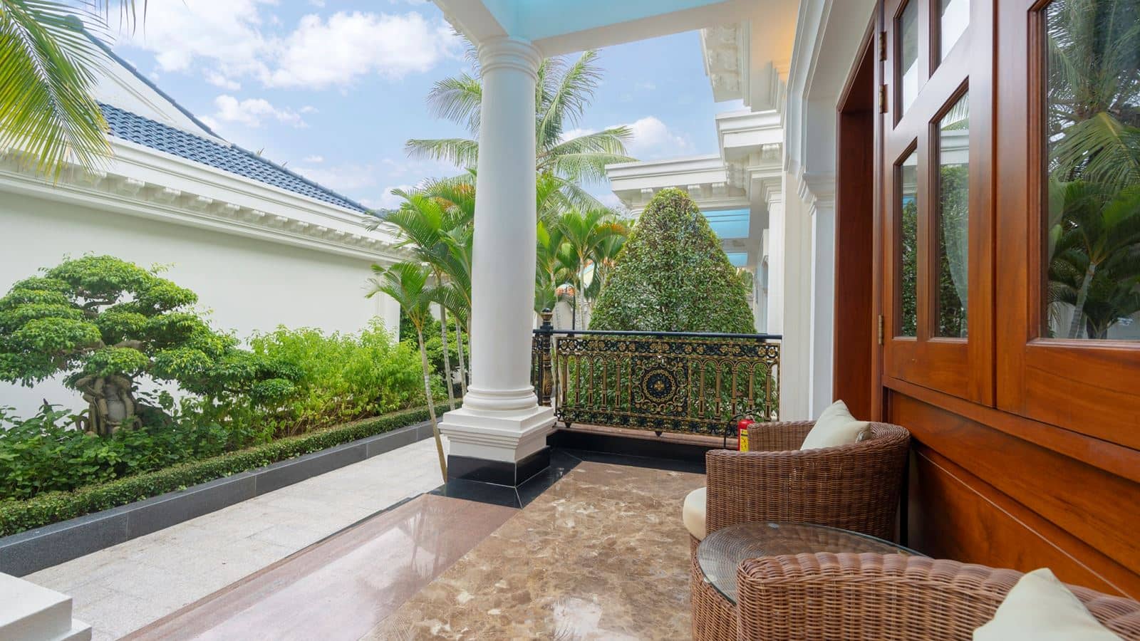 rooms-bungalow-garden-view